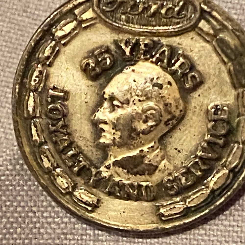 Vintage 25 yr Service pin for Ford Employee